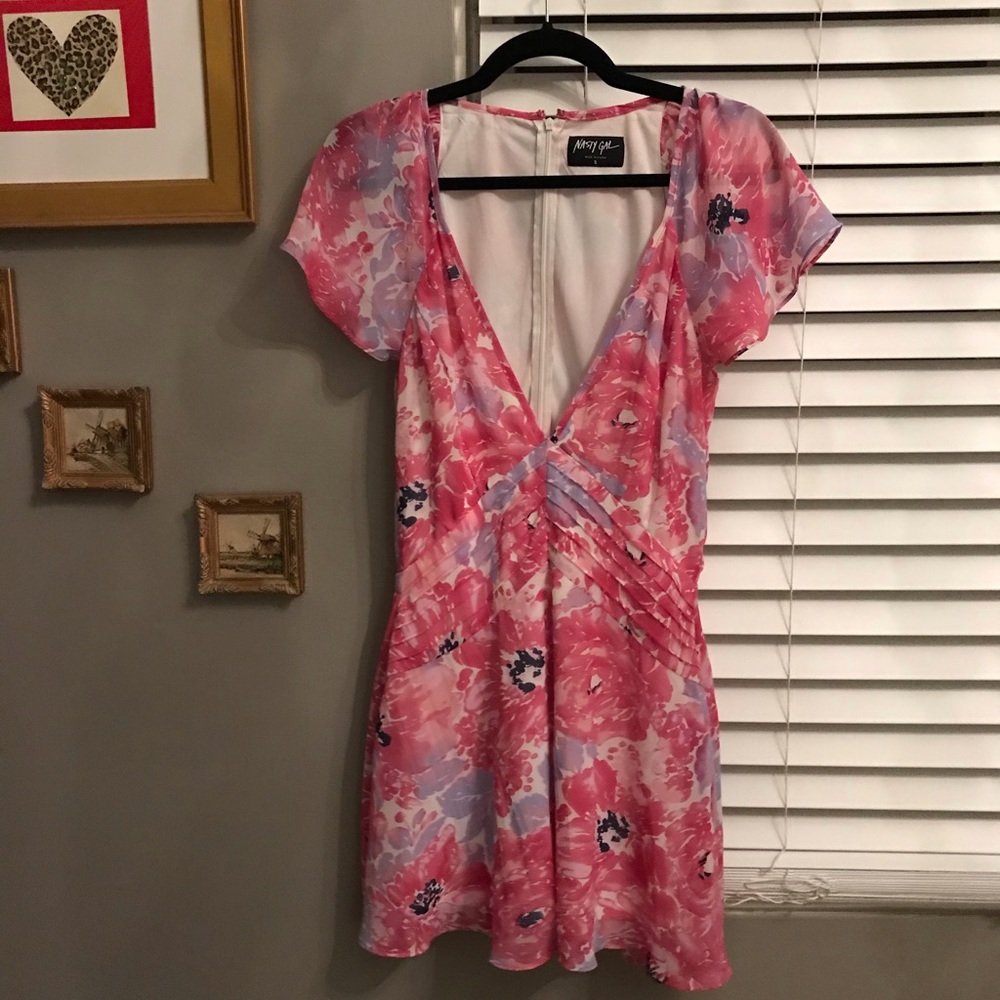 💗🌸🌺Nasty Gal Floral dress Size S 💗🌸🌺